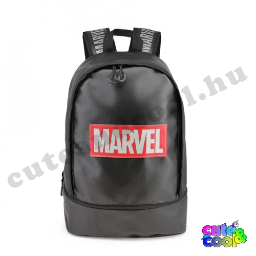 Marvel nagy USB csatlakozós iskolatáska